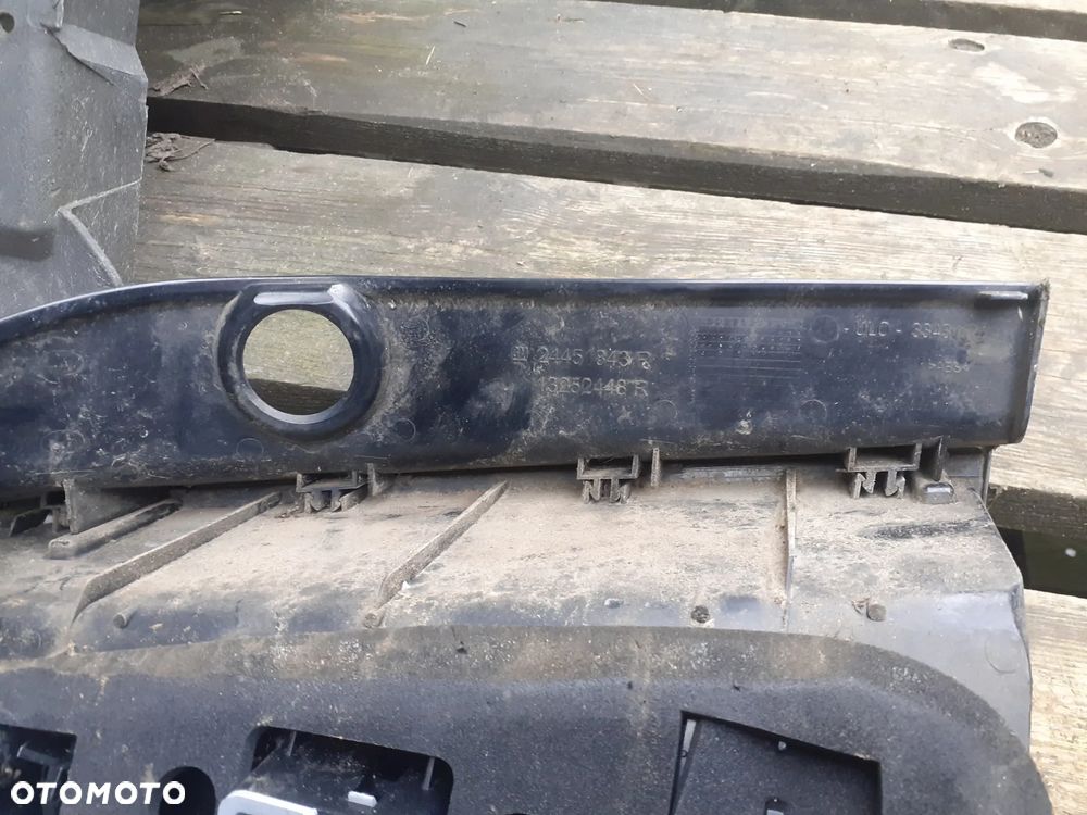 .  TYL TYLNA LAMPA PRAWA OPEL ZAFIRA B - 6
