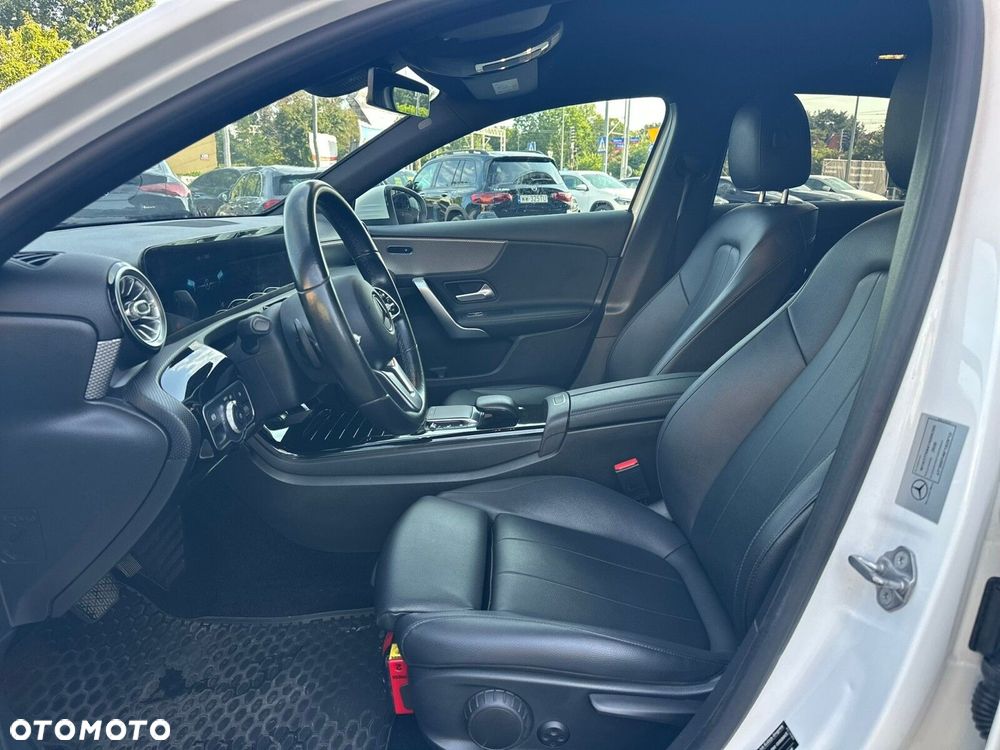 Mercedes-Benz Klasa A 180 Progressive 7G-DCT - 11