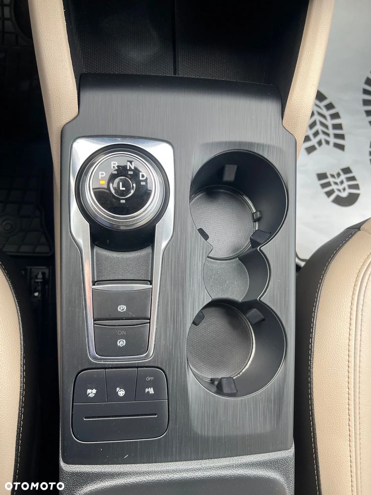 Ford Kuga 2.5 Duratec FHEV 4x4 TITANIUM - 14