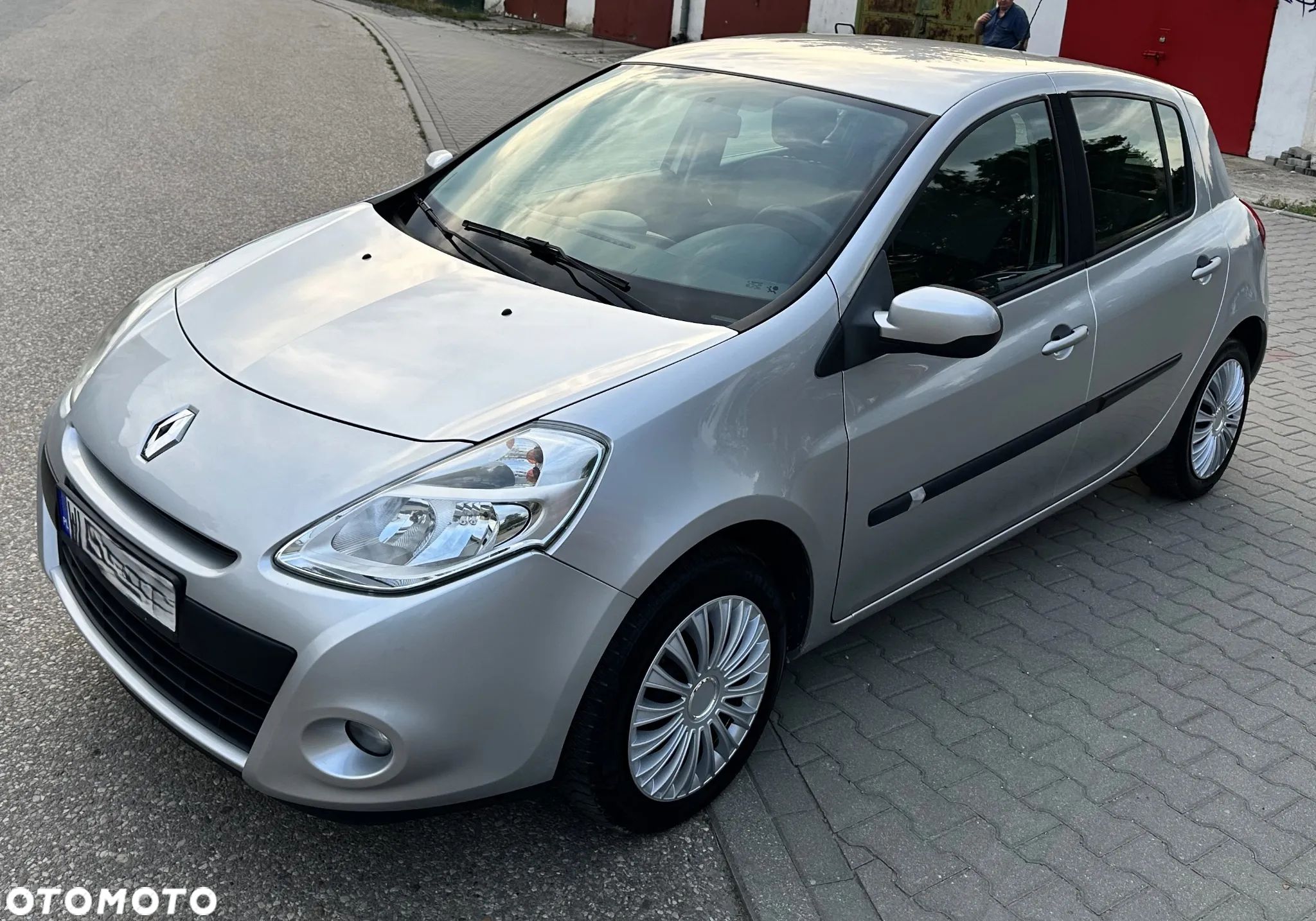 Renault Clio 1.2 16V Alize - 1