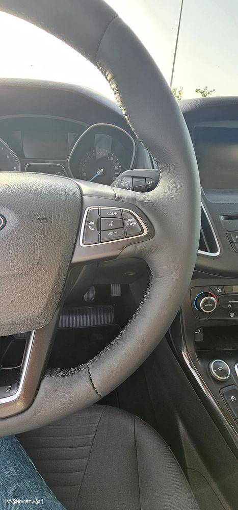 Ford Focus SW 1.5 TDCi Titanium — fotografia 16