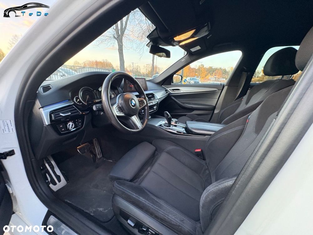 BMW Seria 5 520d M Sport - 14