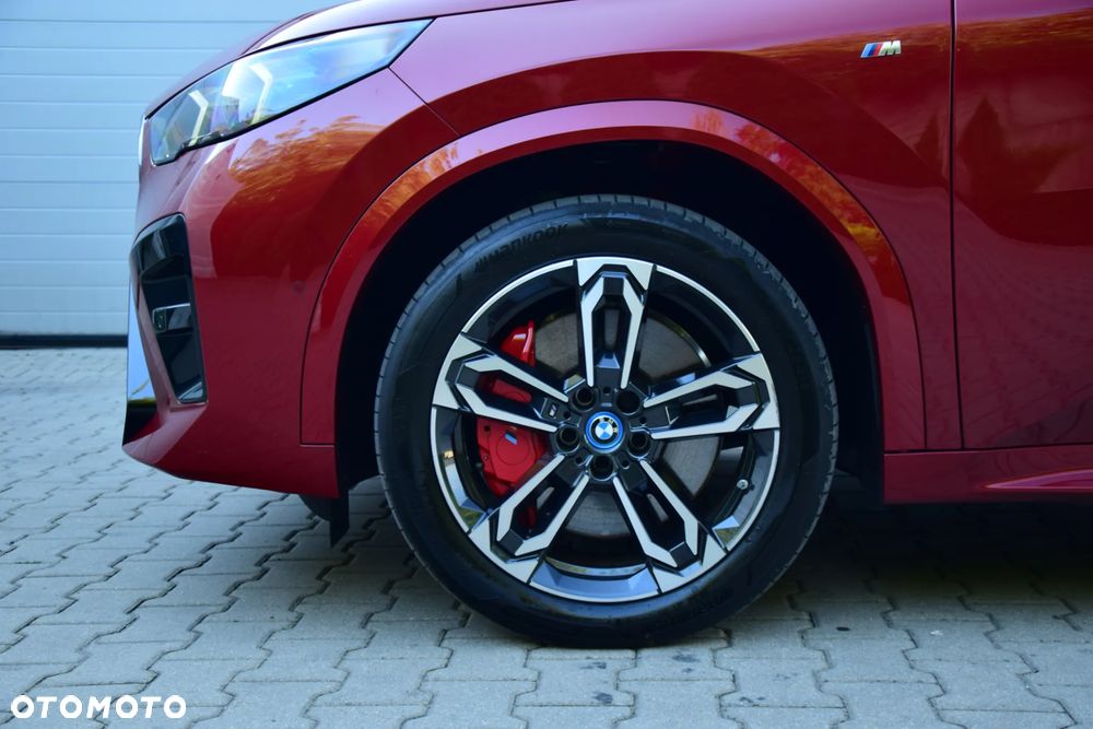 BMW iX2 xDrive30 66.5kWh M Sport - 9