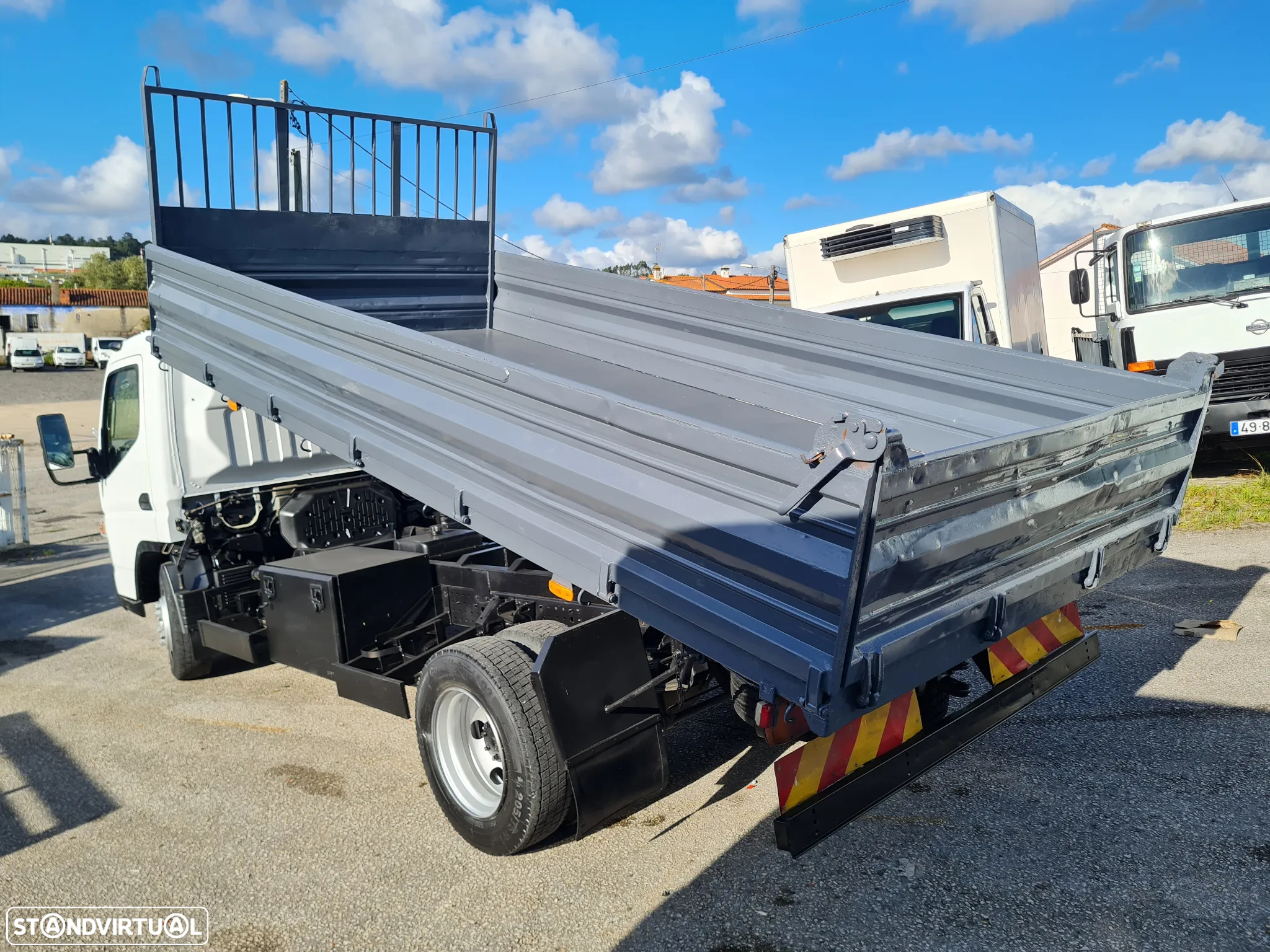 Mitsubishi Canter Fuso 7C15 Tribasculante - 3