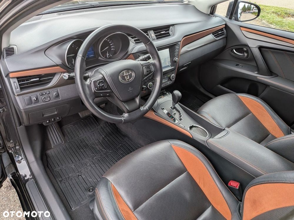 Toyota Avensis 2.0 Premium MS - 20