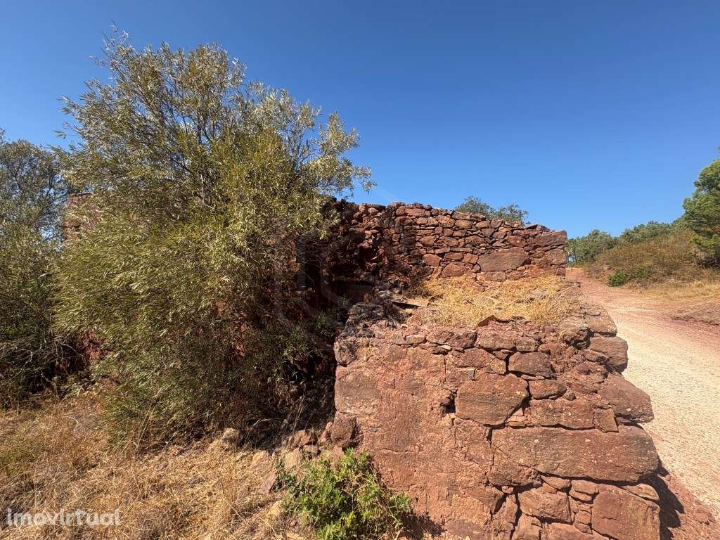 Moradia em ruína com terreno, Loulé, Algarve - Grande imagem: 4/22
