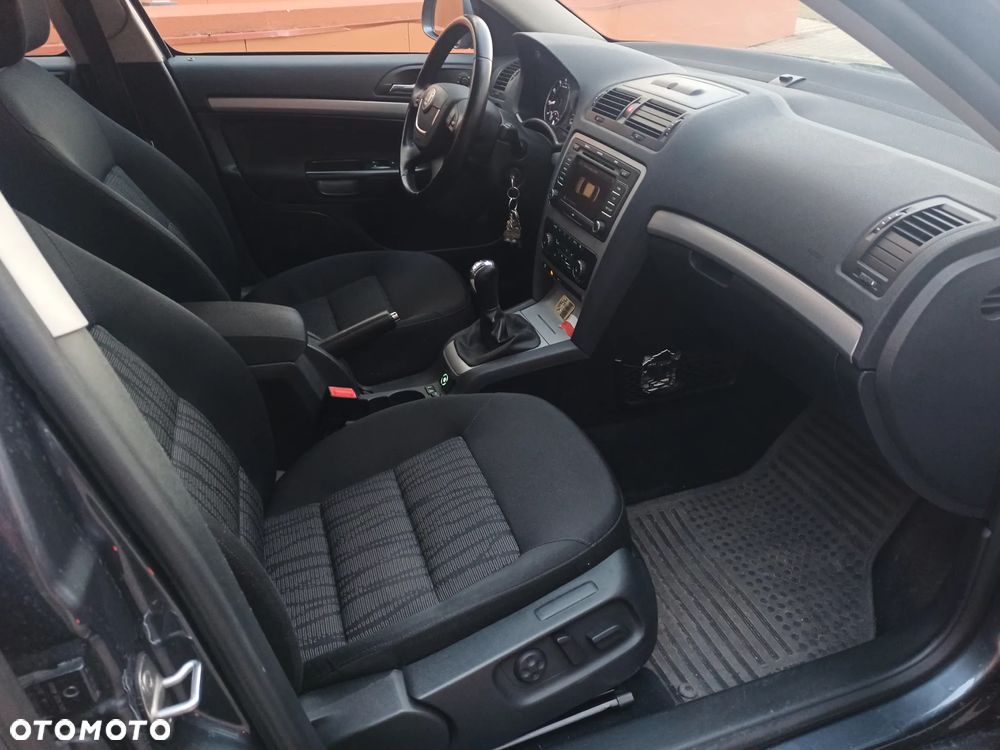 Skoda Octavia 1.8 T FSI Elegance - 10