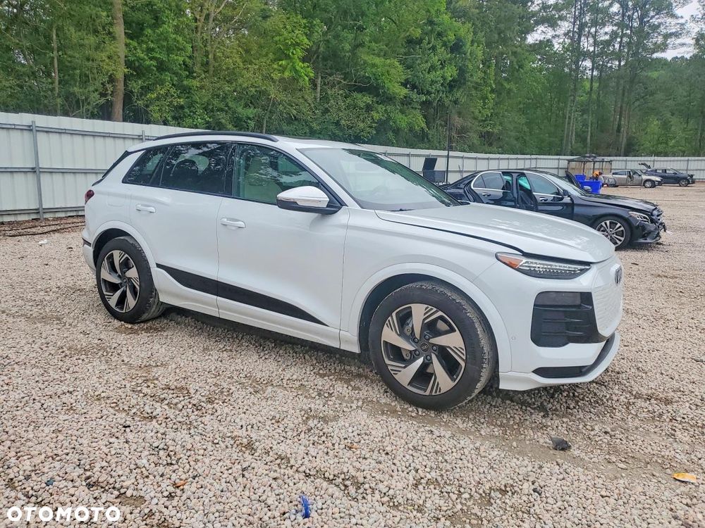Audi Q6 e-tron Quattro - 5
