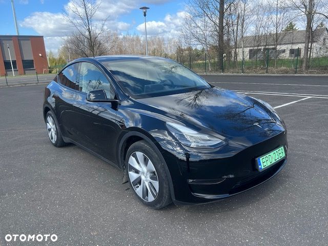 Tesla Y - 10