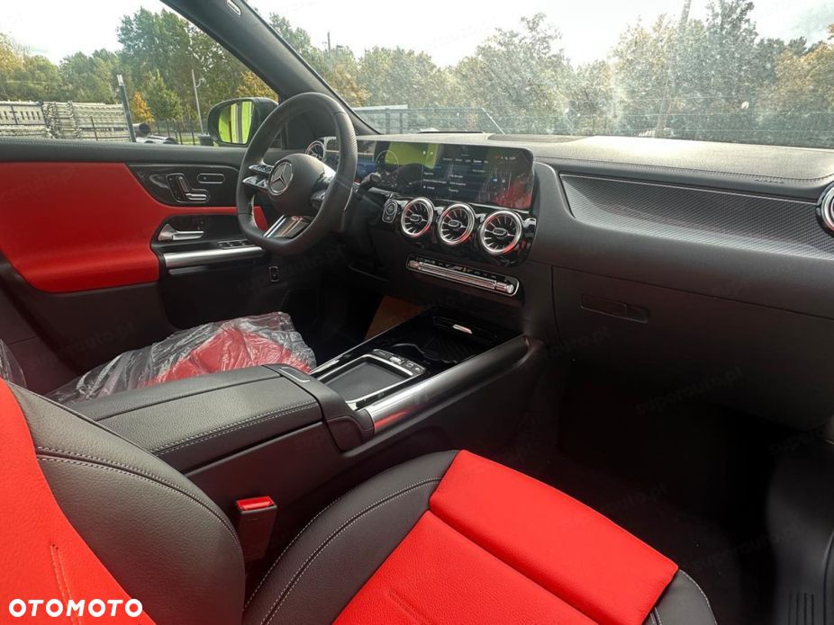 Mercedes-Benz GLA 200 AMG Line - 8