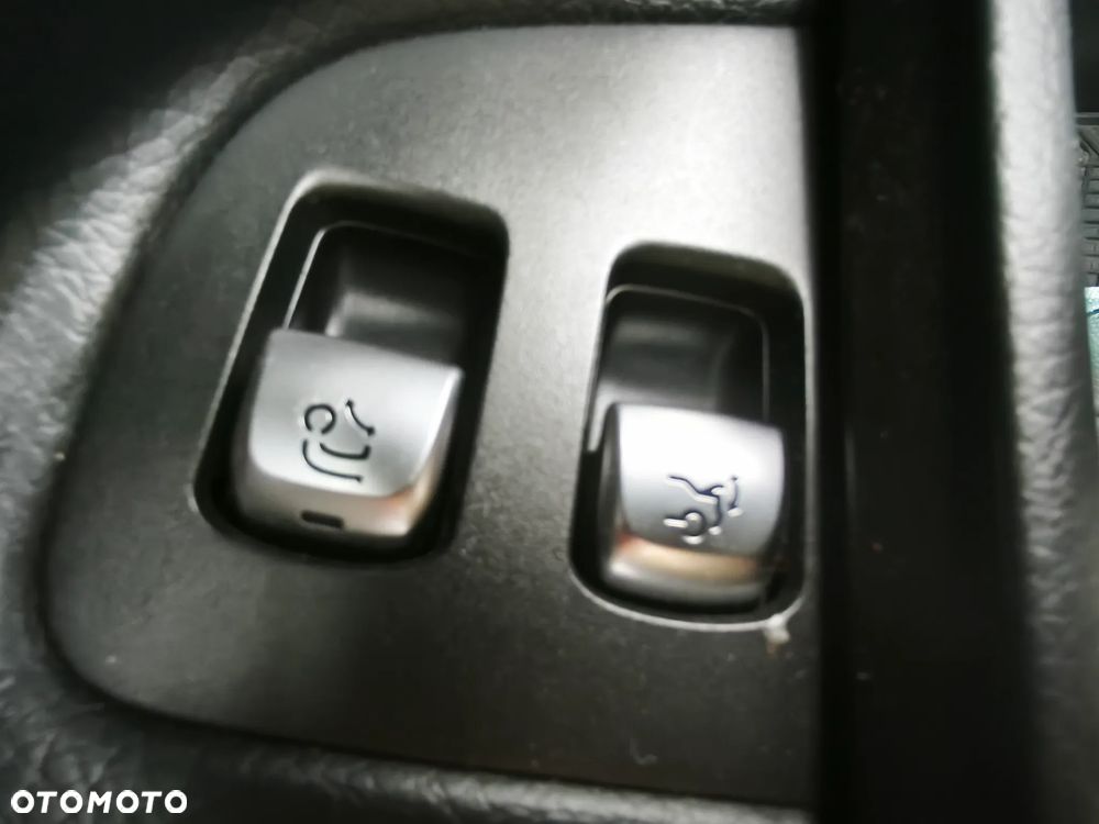 Mercedes-Benz Klasa E 220 d 4Matic 9G-TRONIC - 16