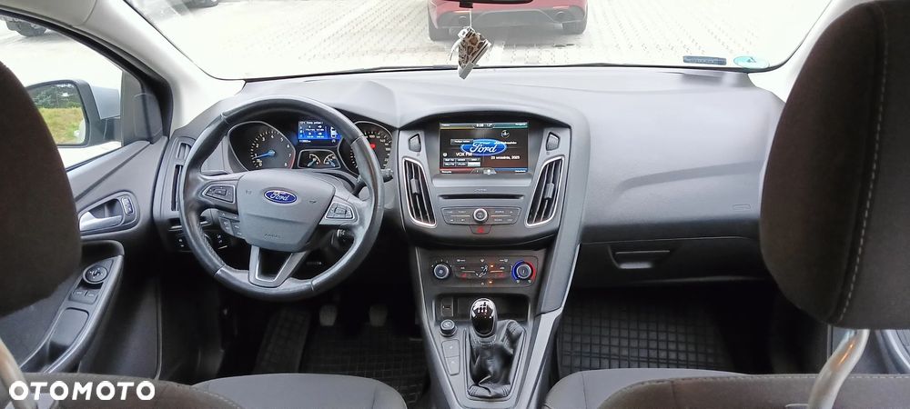 Ford Focus 1.0 EcoBoost 99g Trend - 14
