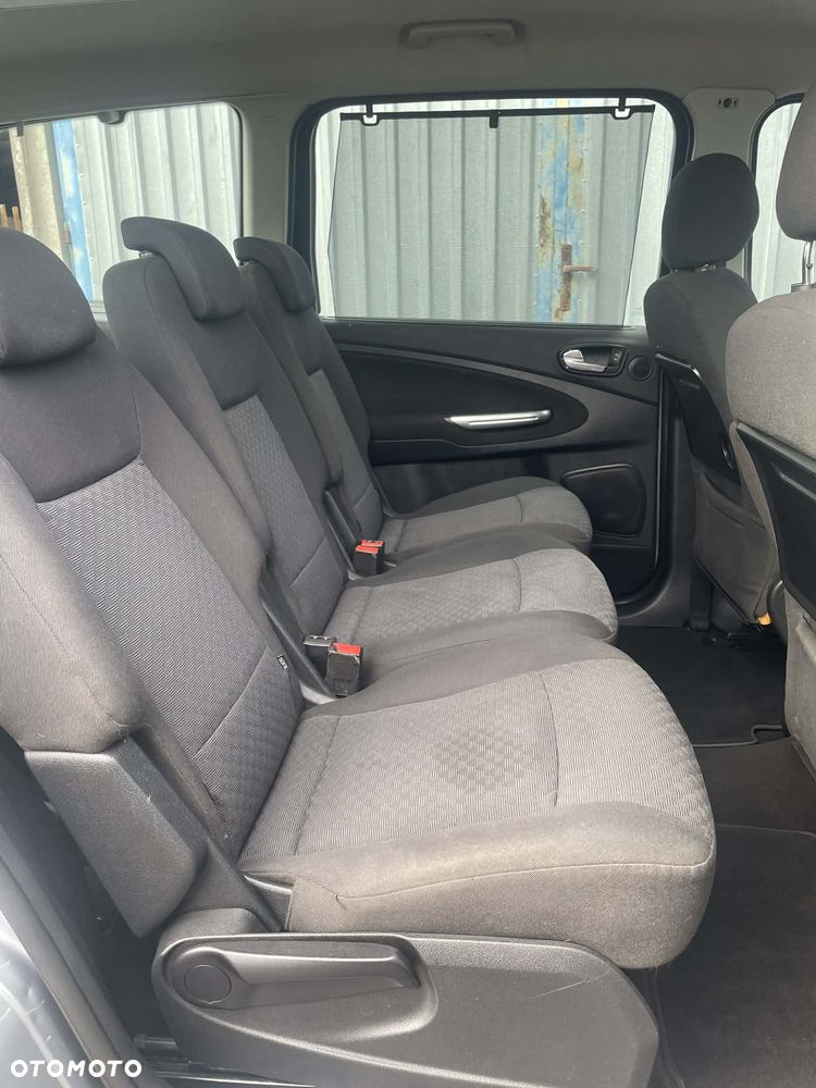 Ford Galaxy 2.0 Ghia - 24