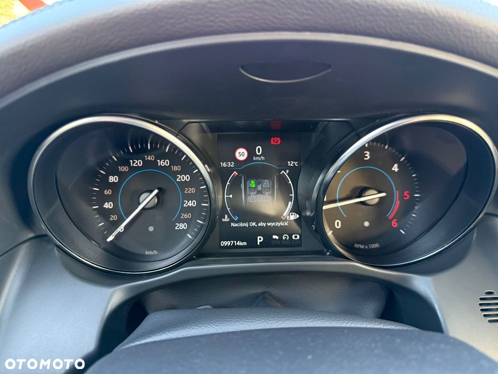 Jaguar XF 20d Portfolio - 13