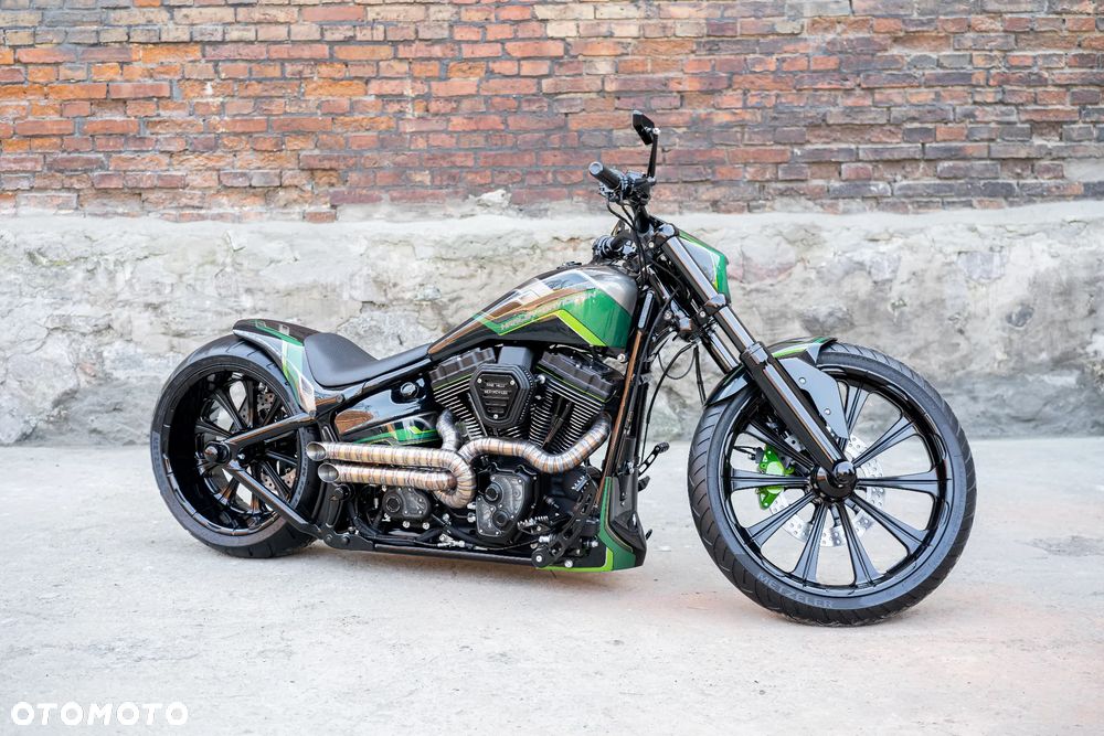 Harley-Davidson Softail Breakout - 9
