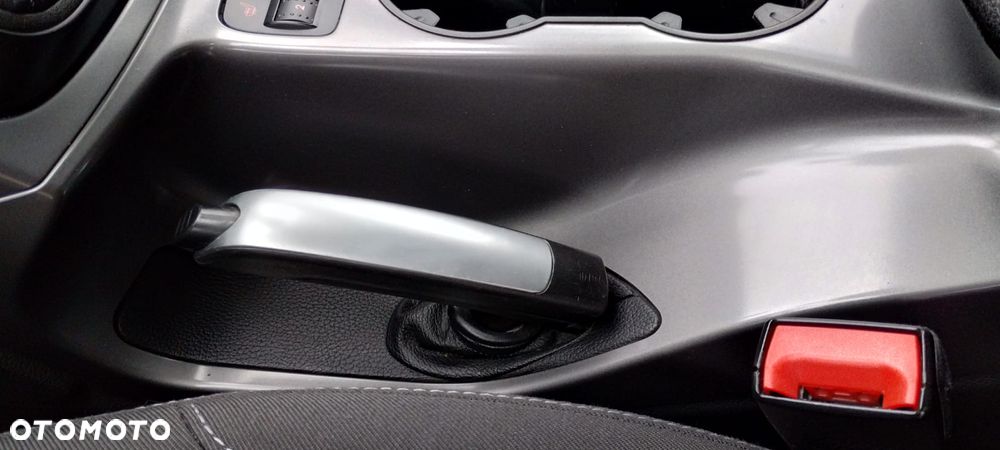 Ford Kuga 2.0 TDCi 2x4 Trend - 19