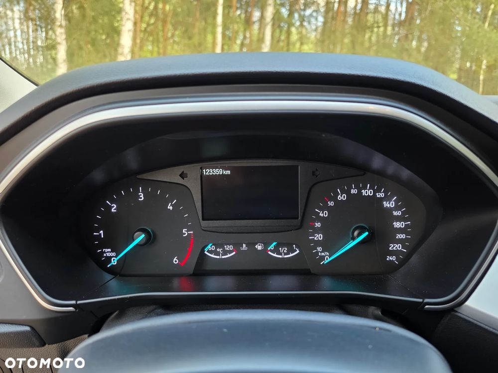 Ford Focus 1.5 TDCi SYNC Edition - 8