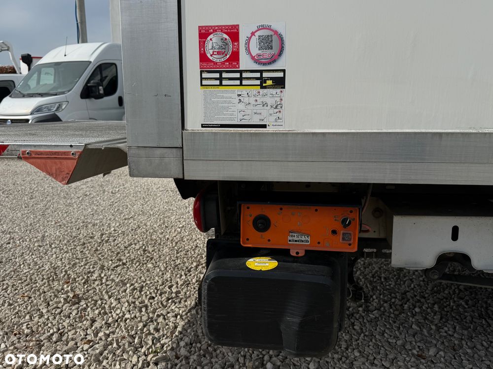 Nissan NV 400 - 19