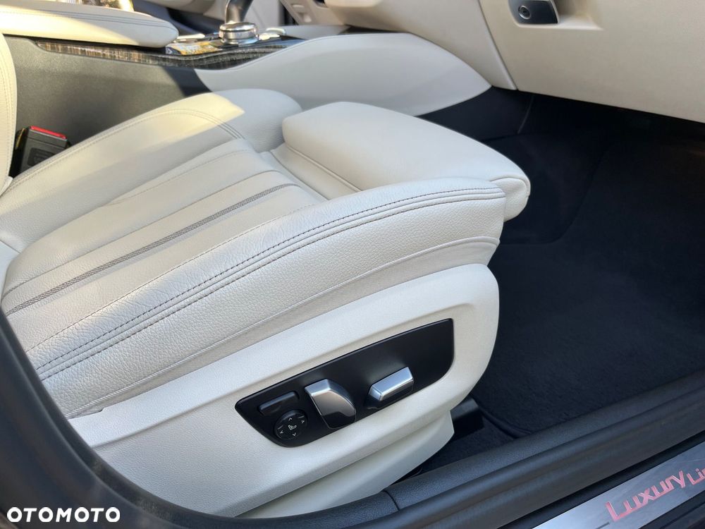 BMW Seria 5 520d xDrive Luxury Line - 30