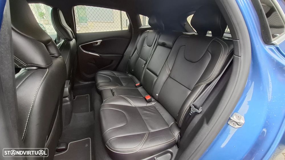 Volvo V40 2.0 D2 R-Design - 29