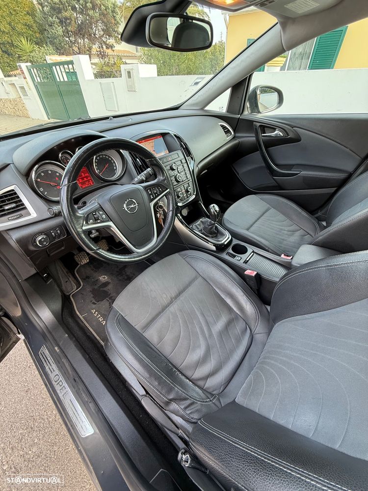Opel Astra Sports Tourer - 1