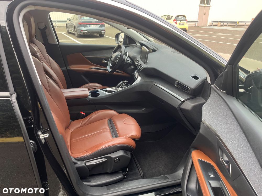 Peugeot 5008 1.6 PureTech Allure S&S EAT8 - 11