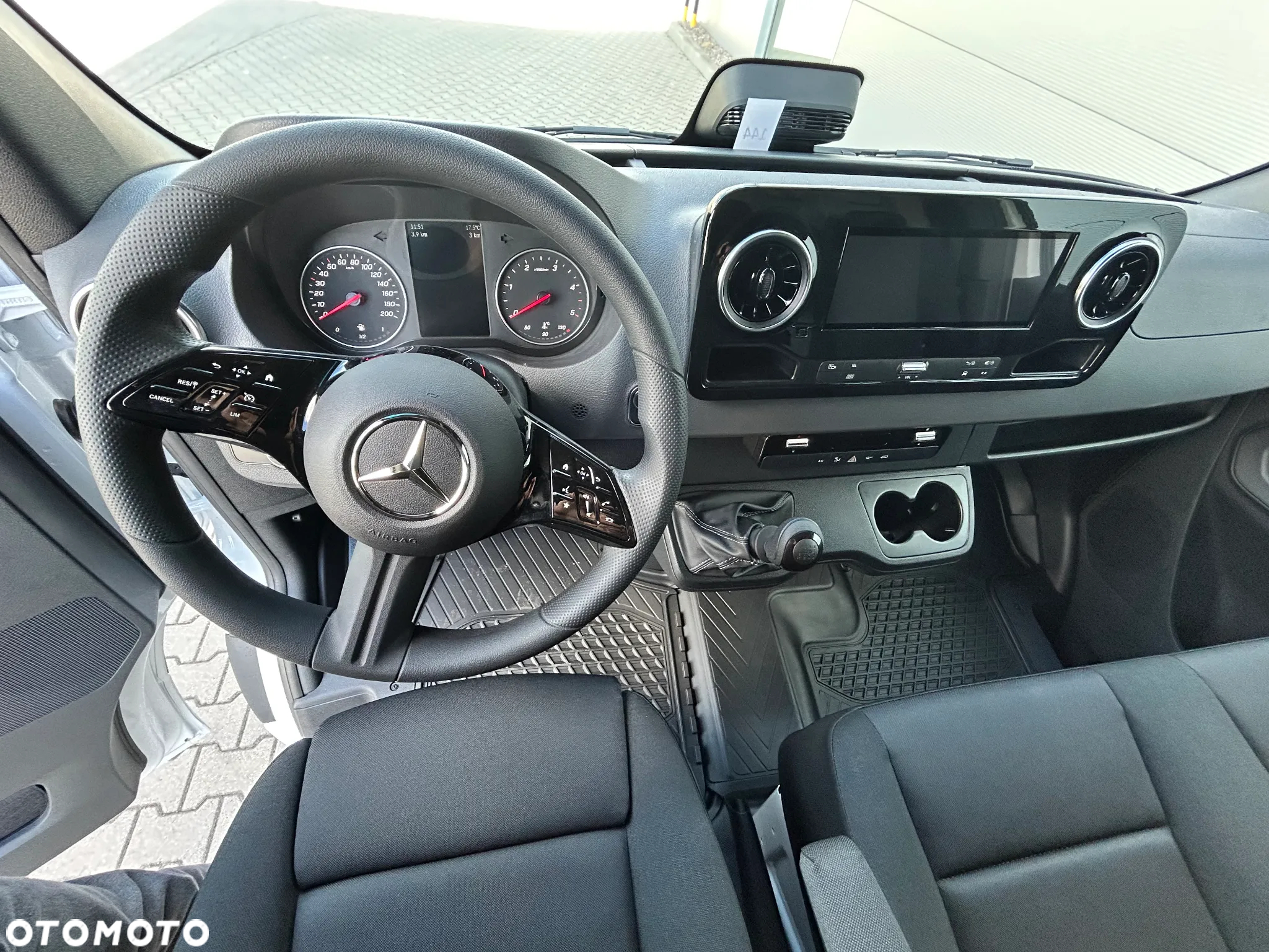 Mercedes-Benz SPRINTER 317 CDI FURGON DŁUGI - 18