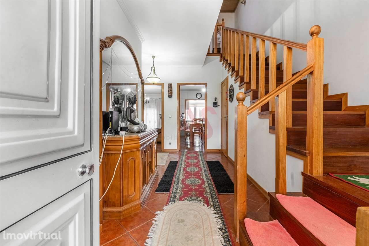 🏡 Moradia em Banda T3 + Armazém – Lustosa, Lousada - Grande imagem: 4/28