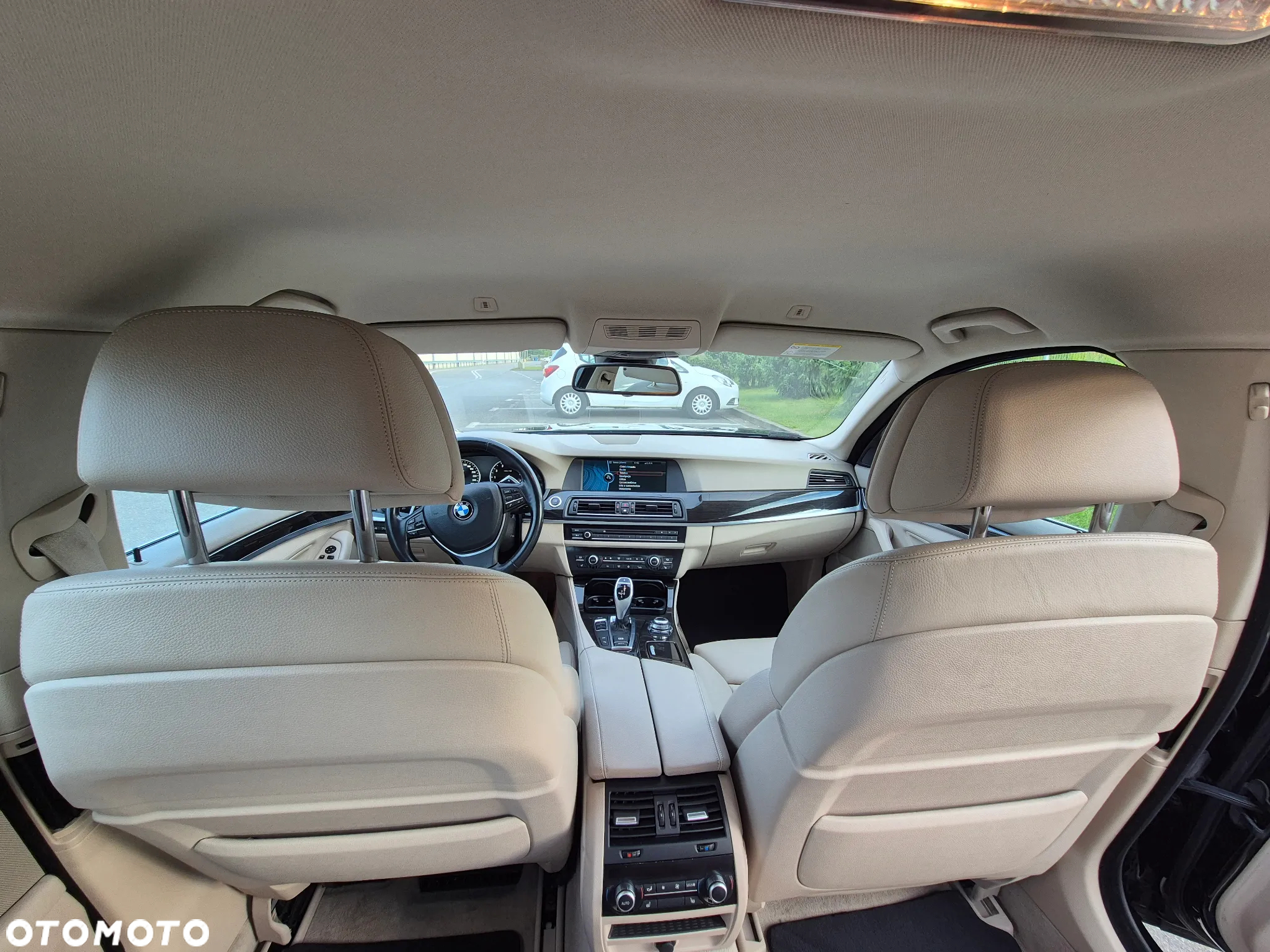 BMW Seria 5 535i xDrive - 15