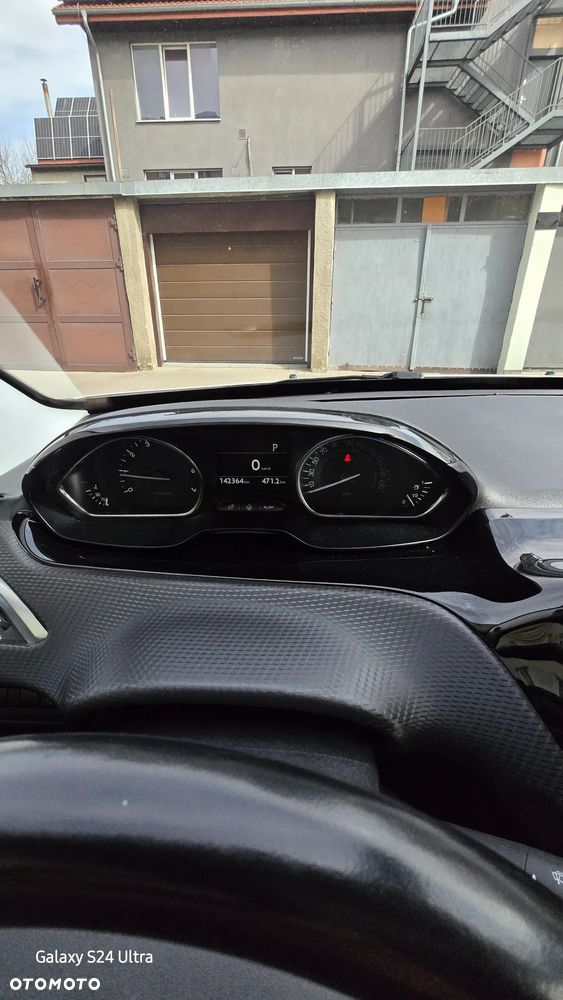 Peugeot 2008 1.2 Pure Tech GPF Allure S&S EAT6 - 11