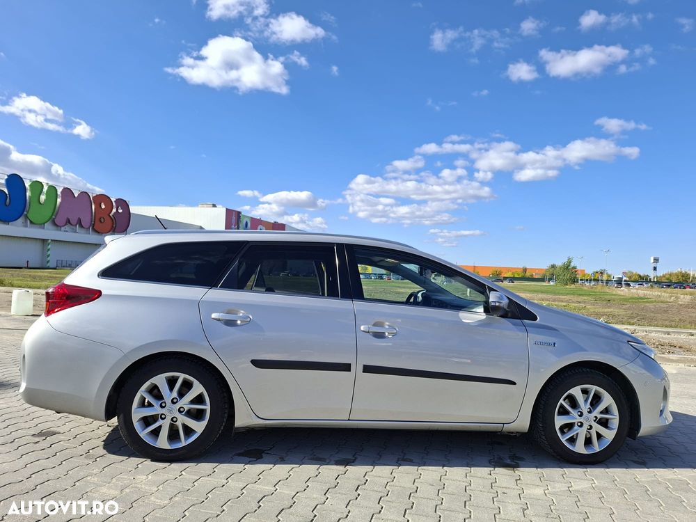 Toyota Auris 1.8 L VVT-i Hybrid Sol - 3