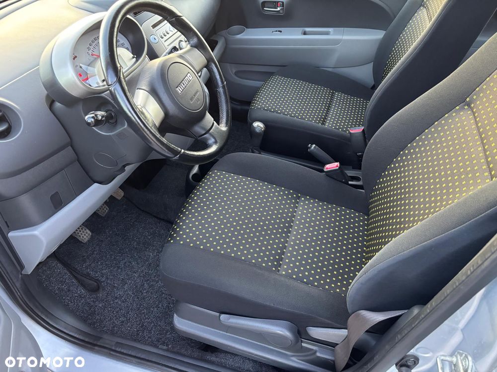 Daihatsu Sirion 1.3 - 12