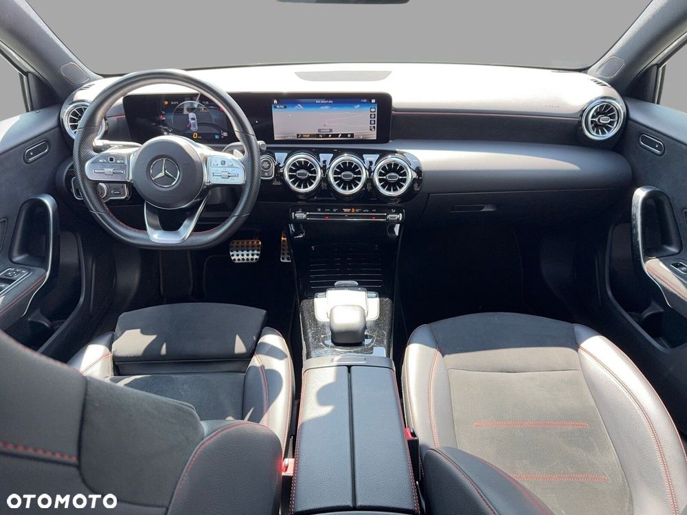 Mercedes-Benz Klasa A 180 AMG Line 7G-DCT - 19