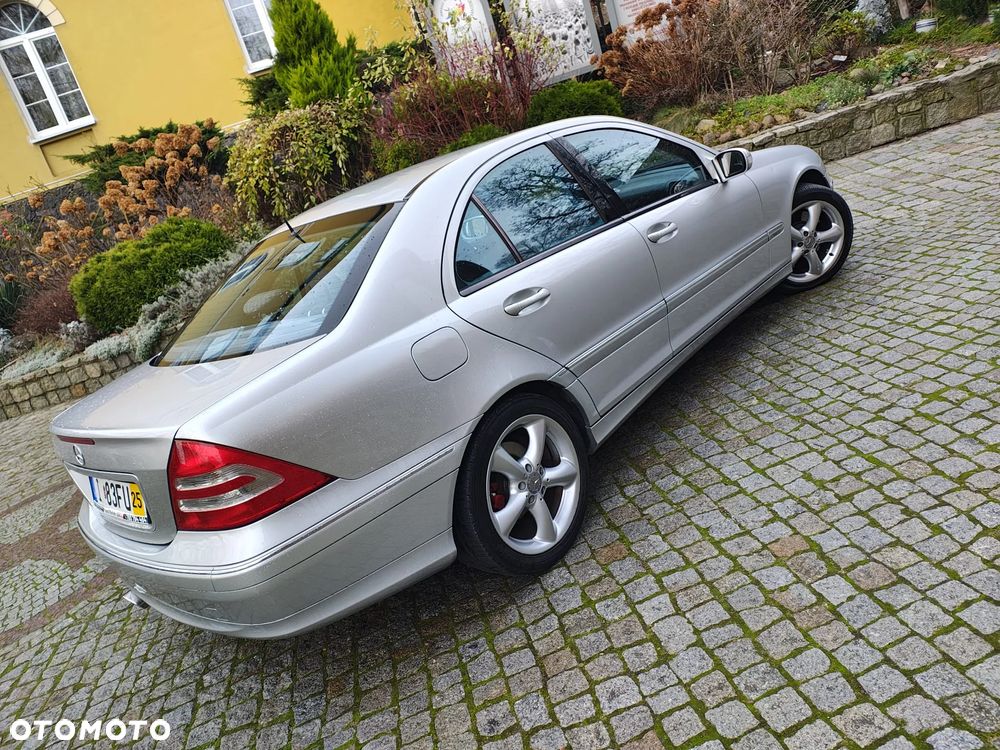 Mercedes-Benz Klasa C 200 Kompressor Avantgarde Sport Edition - 23