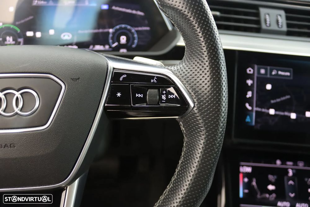 Audi e-tron 55 quattro S line - 13