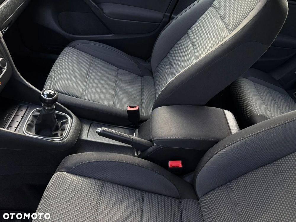 Volkswagen Golf 2.0 TDI DPF Edition - 19