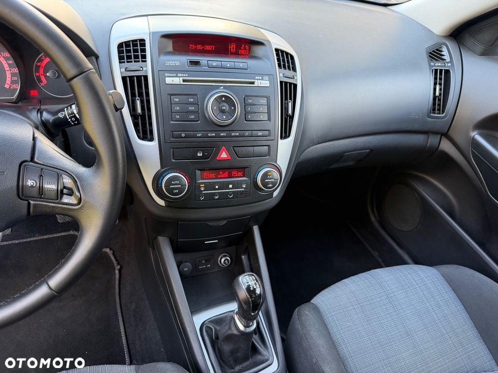 Kia Ceed 1.6 CRDi 90 ISG Spirit - 16