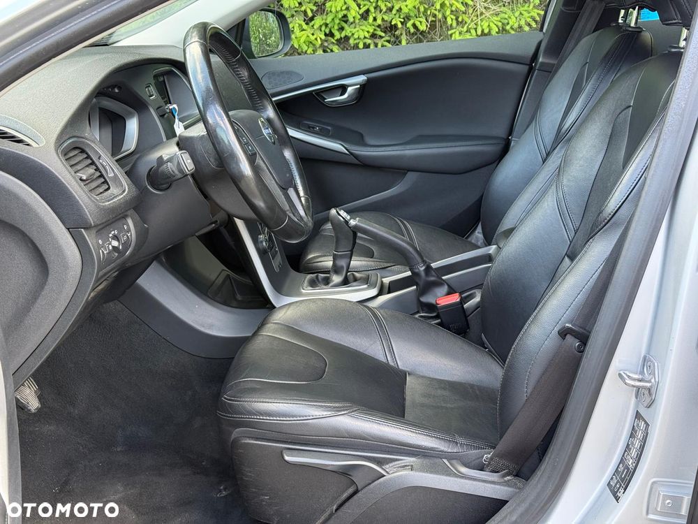 Volvo V40 D2 Momentum - 29
