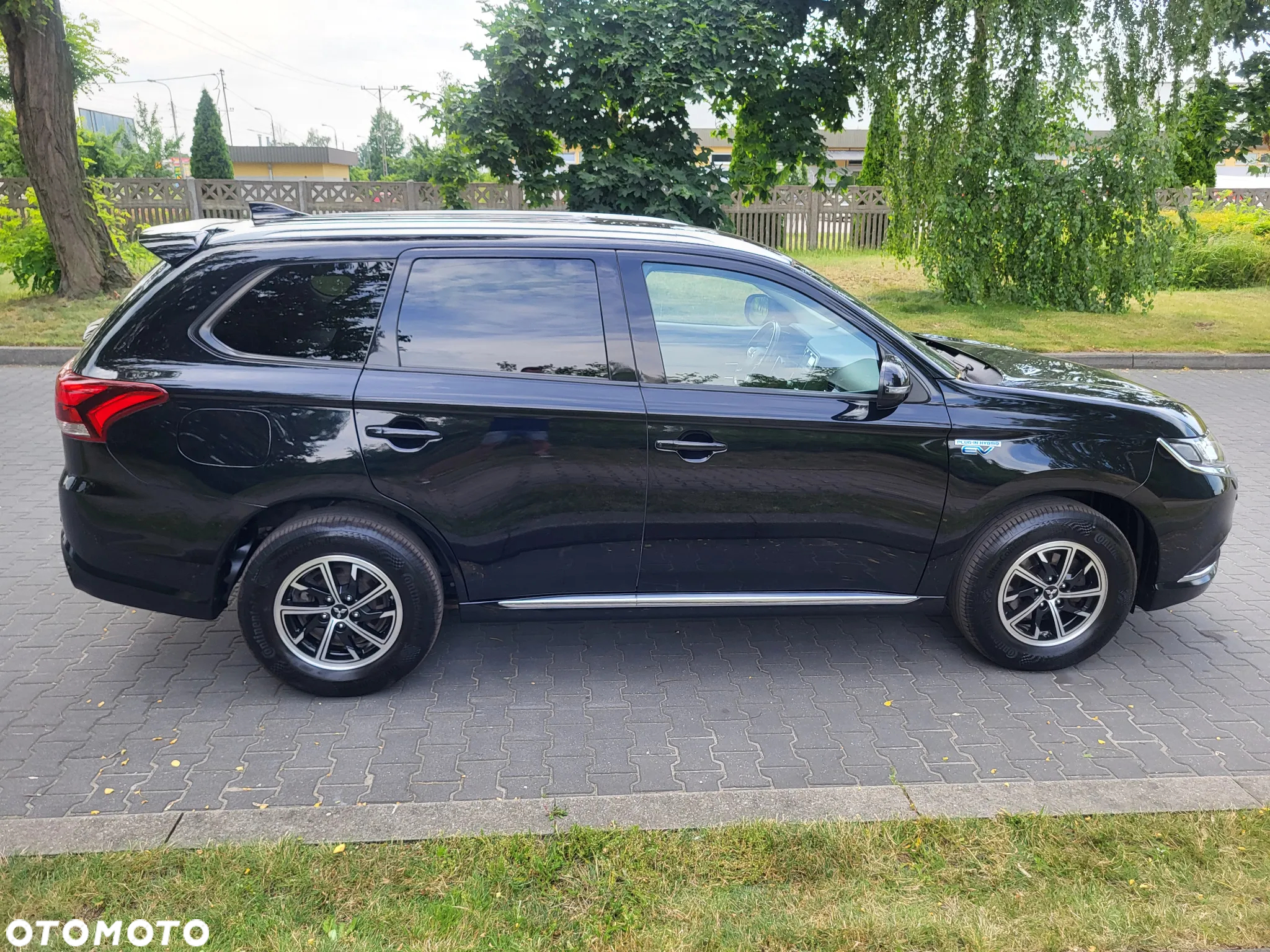 Mitsubishi Outlander 2.4 4WD Plug-In Hybrid Intro Edition - 17