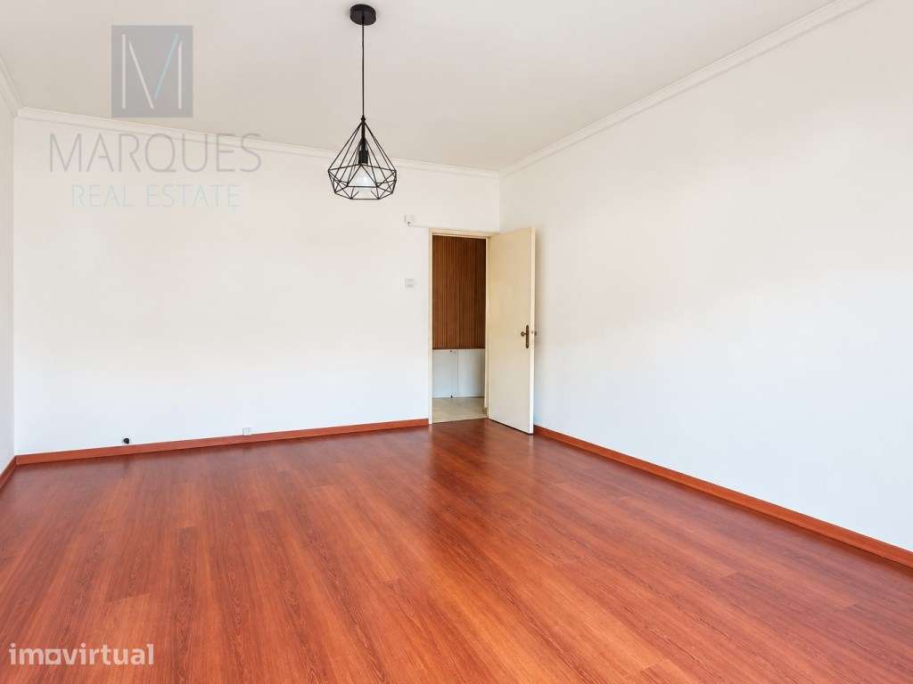 Apartamento T2 Remodelado no Fogueteiro - Grande imagem: 5/12