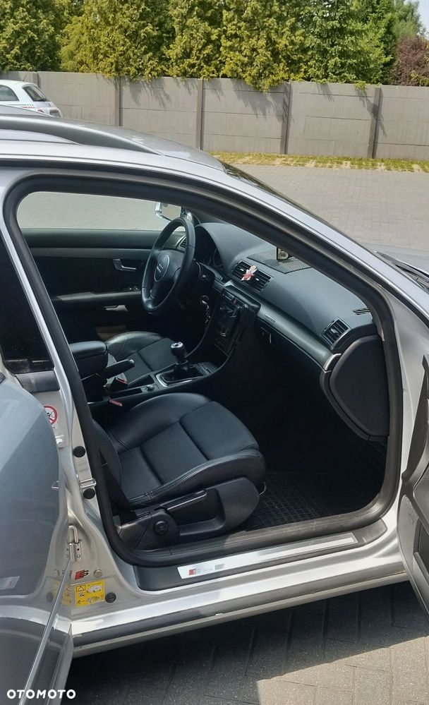Audi A4 Avant - 25