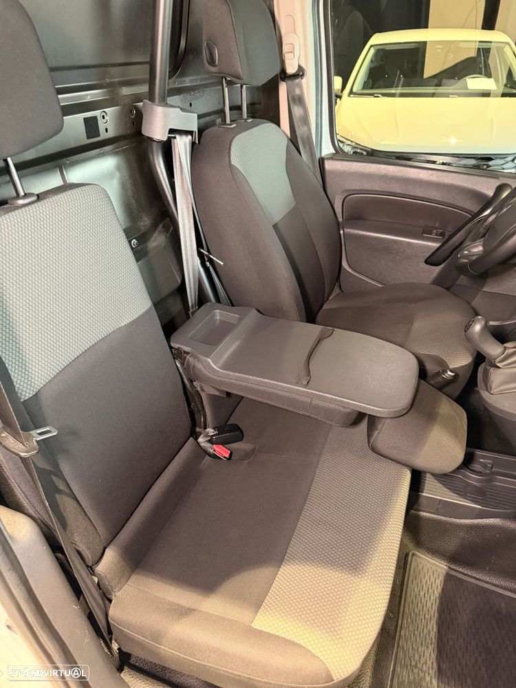 Renault Kangoo Outro - 16