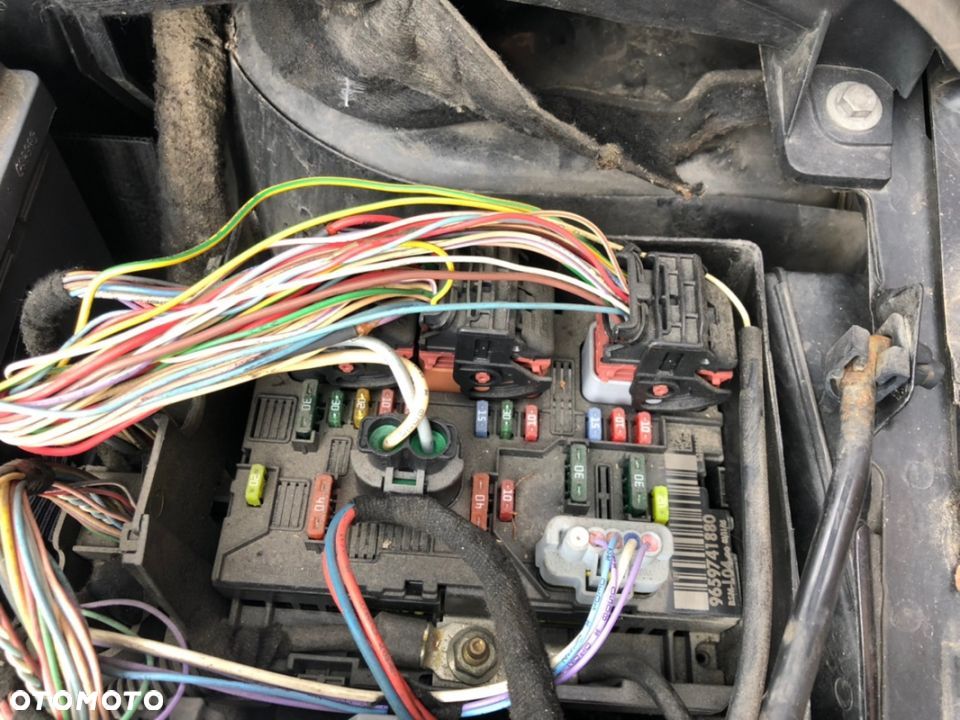 PEUGEOT 307 LIFT CITROEN SKRZYNKA MODUŁ BSM L04 9659741880 BEZPIECZNIKÓW - 1