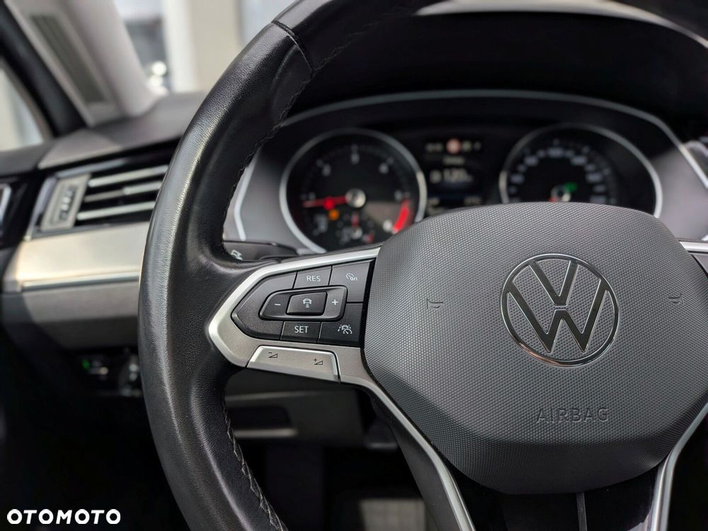 Volkswagen Passat 2.0 TDI Elegance DSG - 18