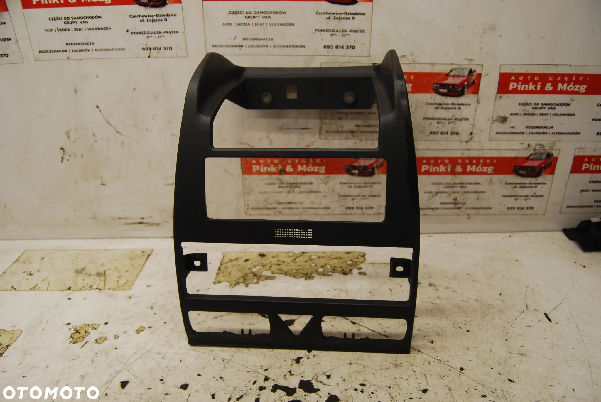 RAMKA OBUDOWA KONSOLI RADIA 8L0863263A AUDI A3 8L - 4