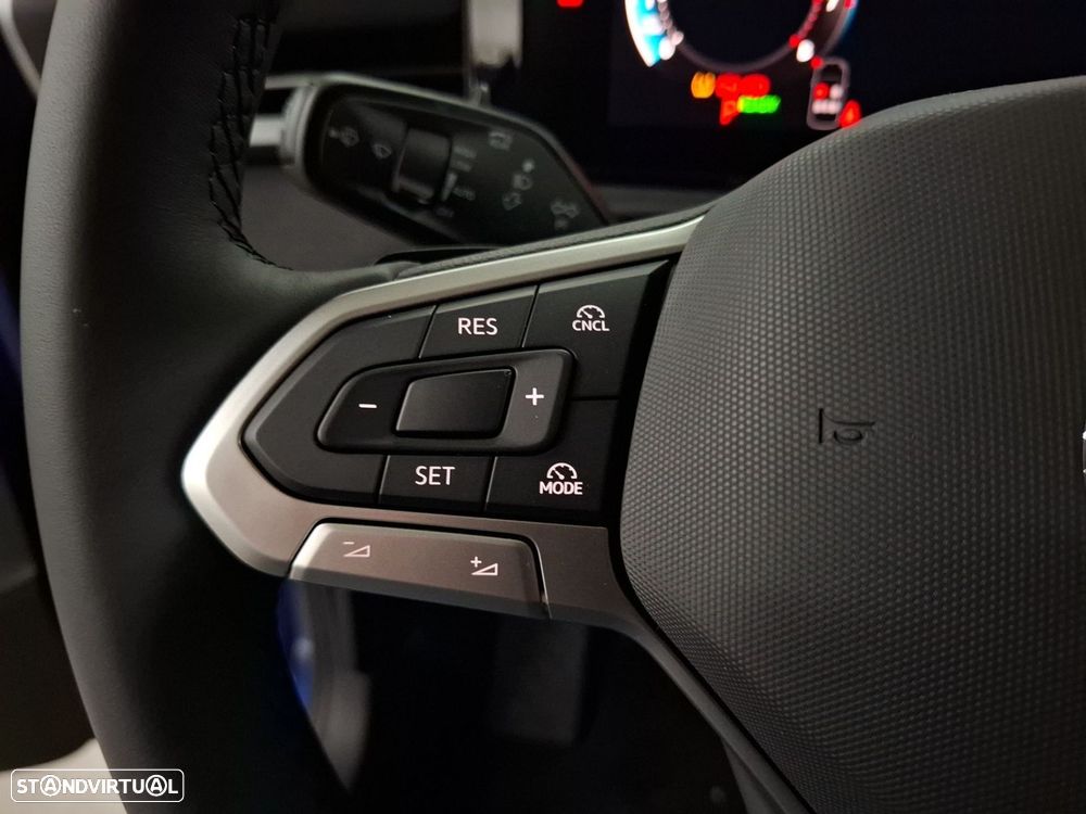 VW T-Roc 1.5 eTSI Trend DSG - 15