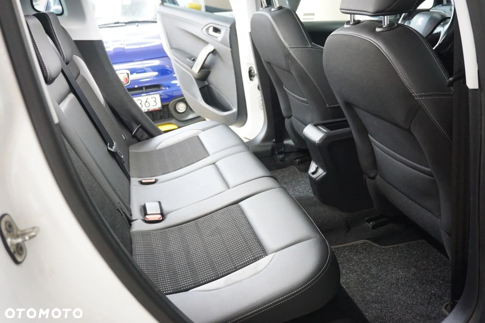 Peugeot 2008 BlueHDi 100 STOP & START Style - 27