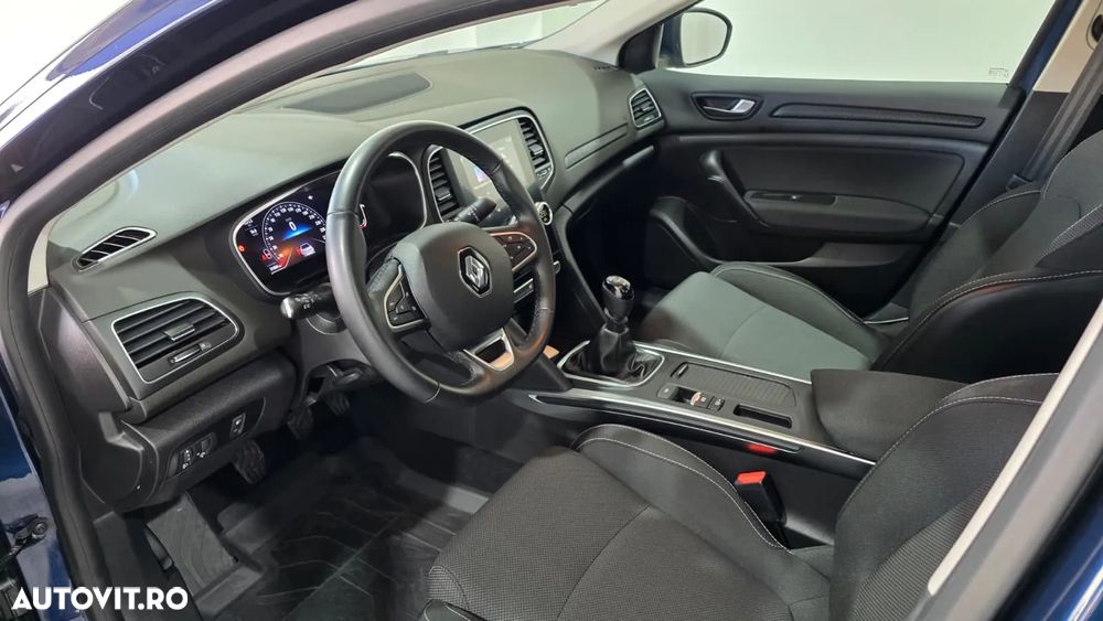 Renault Megane TCe 140 GPF Techno - 3