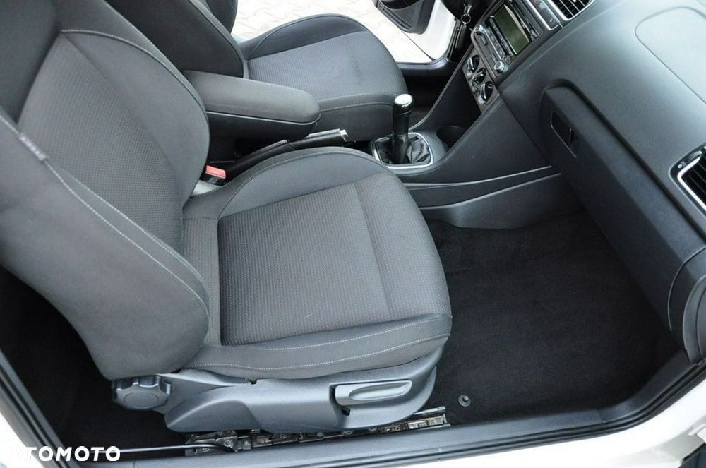 Volkswagen Polo 1.4 Highline - 27