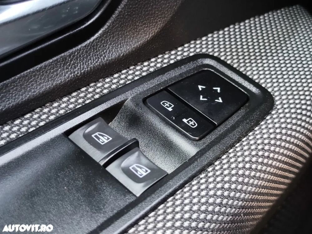 Dacia Logan TCe 90 MT6 Prestige - 14